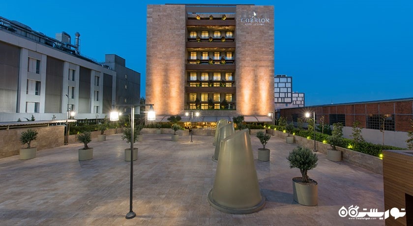 نمای هتل گوریین استانبول در شب